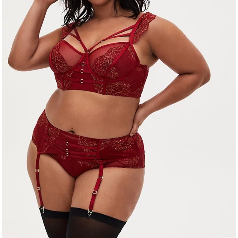 Torrid Women’s Plus Size Red Mesh Lace Bralette & Garter Set Size 1X